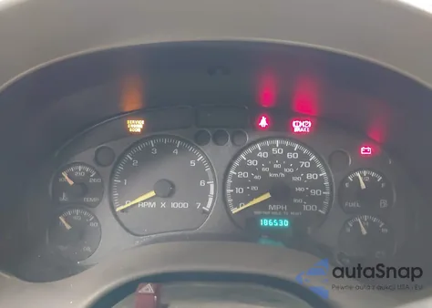 2000 Chevrolet S-10 Ls z USA, uszkodzony, nr VIN 1GCCS1956YK230167